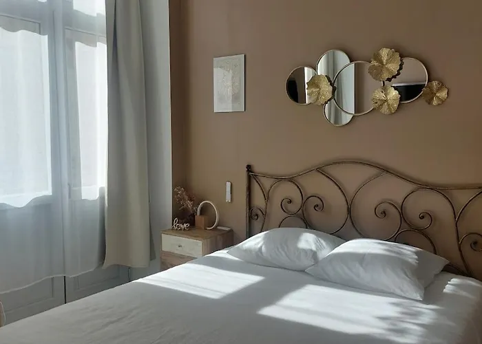 Le Reverbere, De Διαμέρισμα